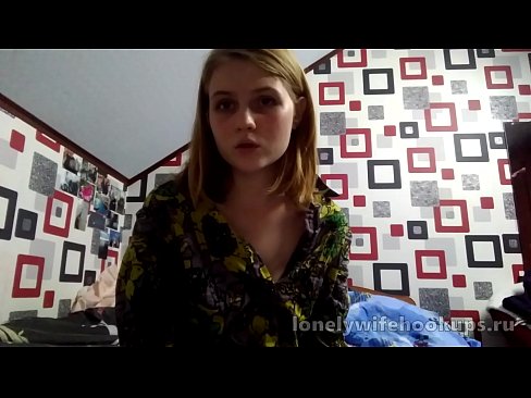 ❤️ Mladá blonďatá studentka z Ruska má ráda větší péra. Porno u nás